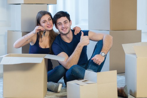 Moving van service operating in Tower Hill near central London properties