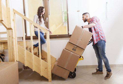 Residential moving service for Tower Hill flats and apartments